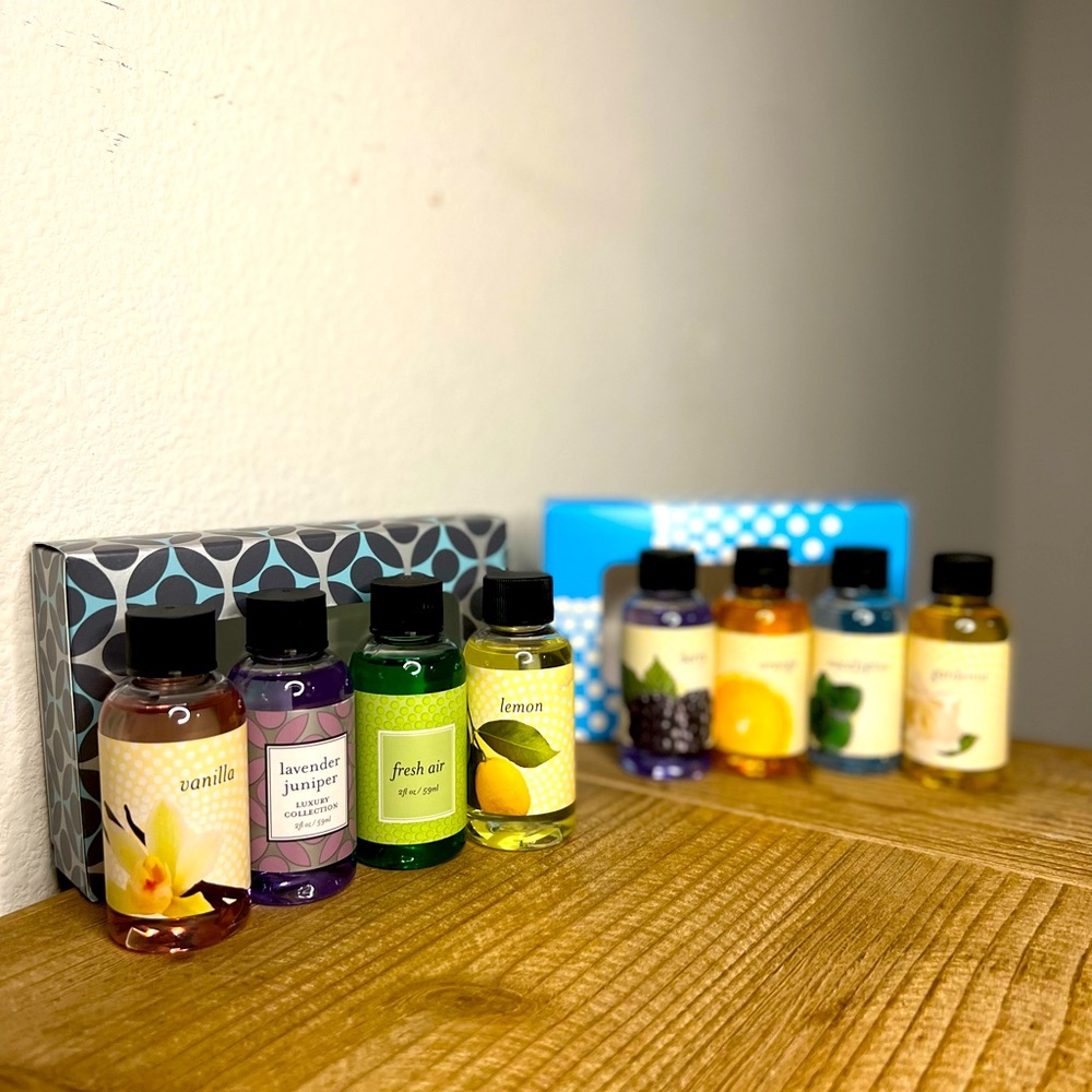 Assorted scented essential oils(total of 8 oils)